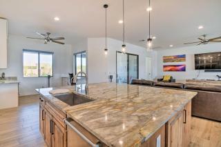 Desert Views, Fire Pit Serene Phoenix Getaway - Anthem - 1