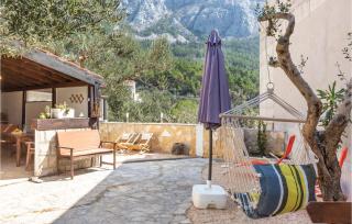 One-Bedroom Holiday Home With Sea View In Makarska - Makarska - 1