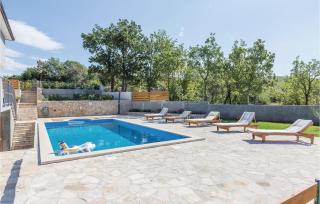 Four-Bedroom Holiday Home In Blato Na Cetini - Blato na Cetini - 4