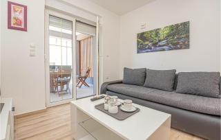 Cozy Apartment In Brodarica With Wifi - Brodarica - 9