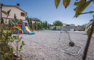 Four-Bedroom Holiday Home In Vodnjan - 2