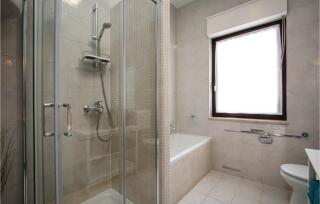 Apartment Sad Cr - 3
