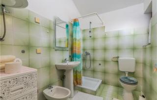 Beautiful Apartment In Mali Losinj - 3