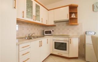 4 Bedroom Stunning Home In Jurani - Ružići - 7