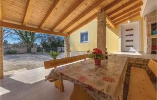 Nice Home In Liznjan With Wifi - Ližnjan - 2