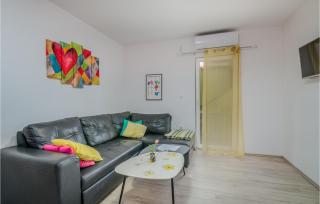 Cozy Apartment In Vrbnik With Wifi - Vrbnik - 9