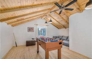 Stunning Home In Unije With Wifi - Unije - 4