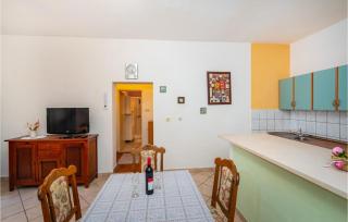 Amazing Apartment In Jasenice With Wifi - 7