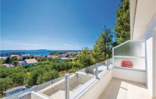 3 Bedroom Beautiful Apartment In Banjol - 4
