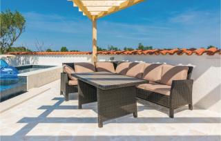 Gorgeous Home In Vrsi With Wifi - 8