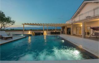 Gorgeous Home In Vrsi With Wifi - 7