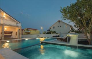 Gorgeous Home In Vrsi With Wifi - 6