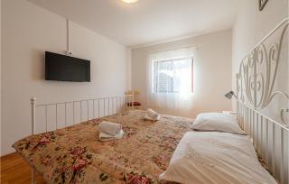 Nice Apartment In Privlaka - 1