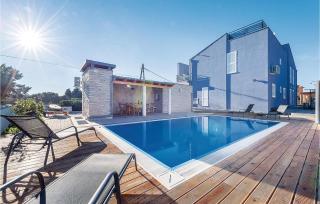 Two-Bedroom Apartment In Veli Rat - 4