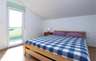 Four-Bedroom Holiday Home In Pridraga - Pridraga - 2