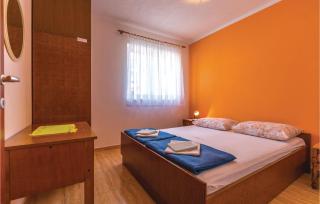 Nice Apartment In Makarska - 2