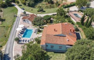 3 Bedroom Nice Apartment In Kanfanar - 1