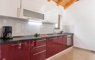 4 Bedroom Nice Home In Gostinjac - Gostinjac - 3