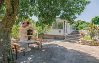 Three-Bedroom Holiday Home In Vinjani Donji - 2