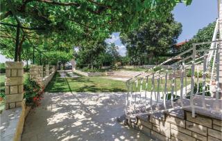 2 Bedroom Amazing Apartment In Kanfanar - Kanfanar - 2