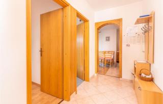 Lovely Apartment In Omisalj With Wifi - Omišalj - 1