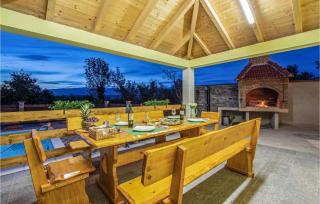 4 Bedroom Gorgeous Home In Hrvace - 1