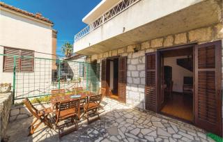 Three-Bedroom Holiday Home In Rogoznica - Rogoznica (Rogosnizza) - 4