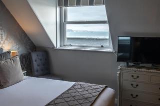 Gloucester House - 5