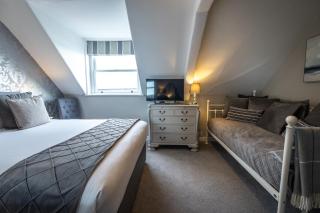 Gloucester House - 3
