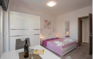 Amazing Apartment In Podaca With Wifi - 4