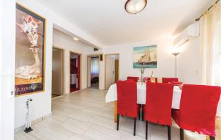 5 Bedroom Awesome Home In Privlaka - 7
