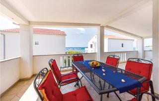 5 Bedroom Awesome Home In Privlaka - 4