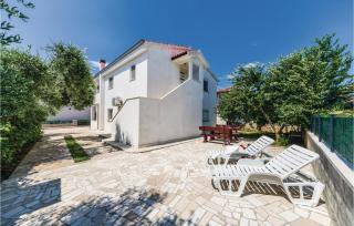 5 Bedroom Awesome Home In Privlaka - 3