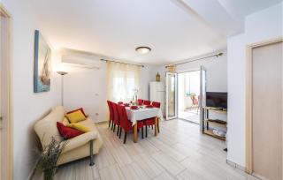 5 Bedroom Awesome Home In Privlaka - 2