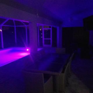 Brown's Oasis - Cape Coral - 9