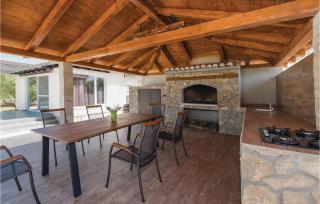 Two-Bedroom Holiday Home In Tisno - Tisno - 5