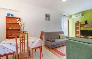 Gorgeous Apartment In Mali Losinj - 6