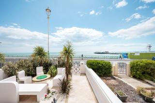 Eastcliff House & The Art Deco Flat - 8