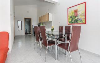 Two-Bedroom Apartment In Vir - 3
