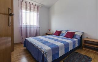 Two-Bedroom Apartment In Vir - 1