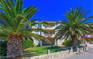 Beach Front Apartment In Banjol With Wifi - 9