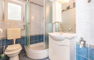 Beautiful Apartment In Banjol With Wifi - Banjol - 9