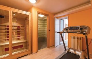 Beautiful Home In Pula With Sauna - 8
