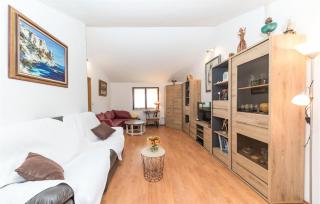 Cozy Apartment In Kastel Novi - 6