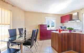 Two-Bedroom Apartment Zrnovnica With Sea View 05 - Žrnovnica - 2