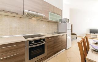 1 Bedroom Awesome Apartment In Vlasici - Vlašići - 8