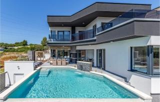 Stunning Home In Pula - 9