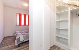 1 Bedroom Cozy Apartment In Crikvenica - Crikvenica - 6