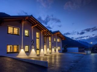 Luxury Chalet Gaschurn near Ski Lift - 3