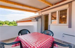 1 Bedroom Amazing Apartment In Marsici - Sveti Vid-Miholjice - 3